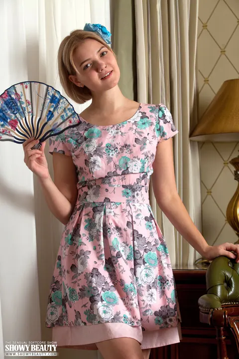 Chanel Fenn: Short-Haired Blonde Strips Out of Her Dress – photo 3 of 20