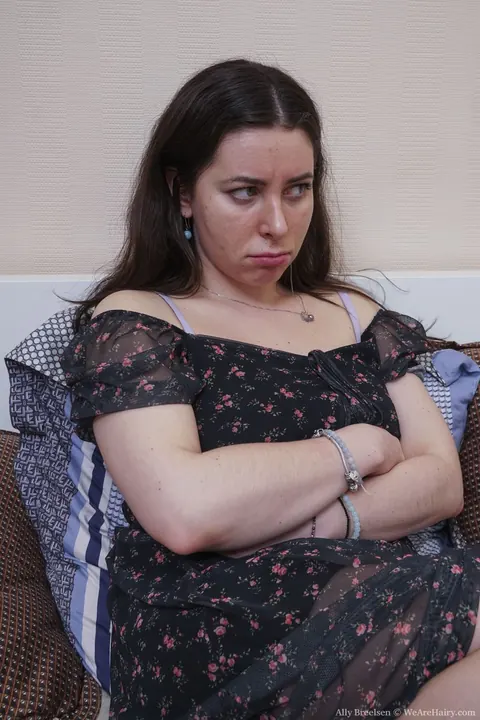 Ally Breelsen: Busty Russian Amateur Shows Her Hairy Bush in the Bedroom – photo 1 of 20