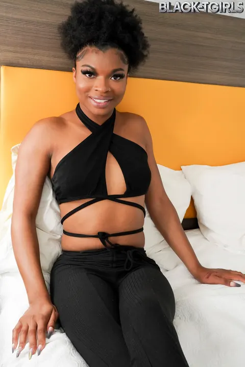Thick Ebony Trans Woman Shows Off Her Feet and Cock – photo 3 of 16