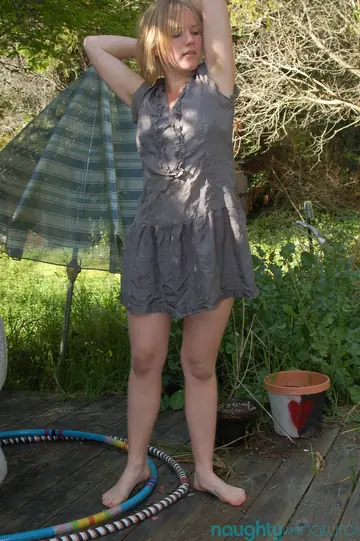 Eve Kisa – Slim Blonde Strips Off Her Dress and Spreads Her Hairy Pussy Outdoors