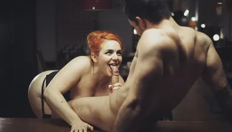Poppy Cox: European Redhead with Natural Tits Undresses and Poses – photo 4 of 16