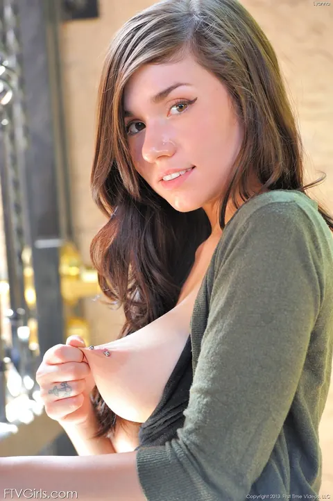 Brunette with Big Tits Changes into Yoga Pants and Spreads – photo 8 of 20