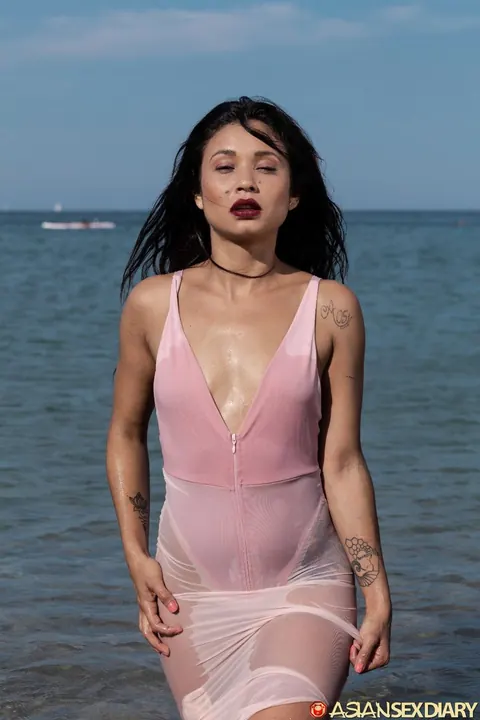 Asian Woman Spreads and Gets Fucked Outdoors Until He Cums – photo 12 of 20