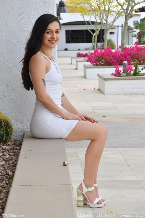 April Valentino: Brunette in a Skirt and Heels Masturbates with a Toy – photo 9 of 15