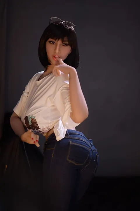 Chinese Woman Strips and Shows Her Big Tits – photo 13 of 14