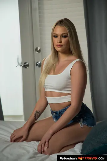 Thick Blonde in Shorts Gives a Blowjob and Takes Anal Doggy Style