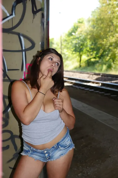 JULY JOHNSON: Busty German Brunette Gets Fucked Outdoors and Kisses Her Man – photo 18 of 21