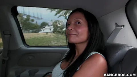 Thick MILF in Jeans Sucks and Rides BBC in a Taxi – photo 5 of 21