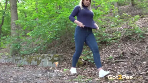 Nikky Dream: Tall Blonde in Jeans Pulls Them Down and Spreads – photo 14 of 15