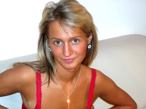 Busty Babe Strips Out of Her Skirt and Lingerie – photo 3 of 15