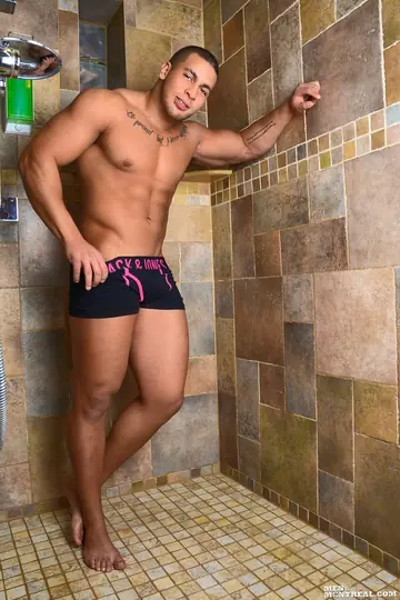 Canadian Bodybuilder Undresses and Shows His Cock in the Bathroom