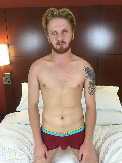 Roommates Kiss and Fuck on the Bed – photo 1 of 21