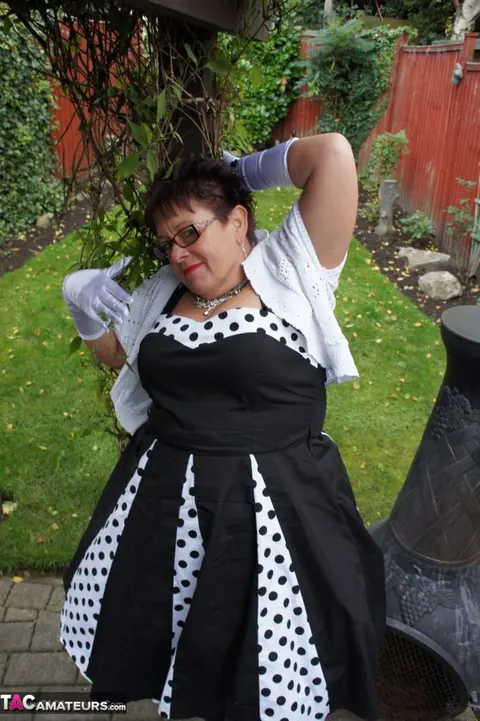Mature European BBW with Huge Tits Strips Out of Her Skirt – photo 2 of 20