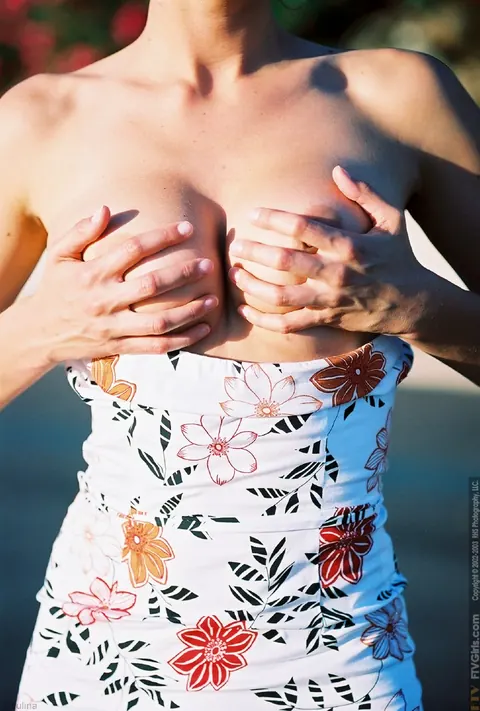 Paulina Presley: Tall Busty Blonde Spreads Outdoors in a Short Dress – photo 15 of 20