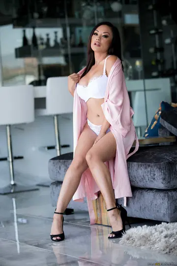 Kaylani Lei – Asian MILF Peels Off Her Lingerie to Flaunt Her Big Fake Tits