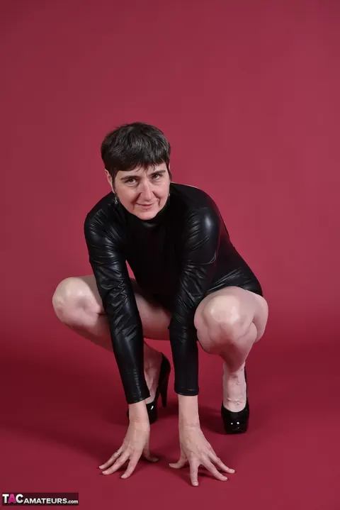Short-Haired Brunette in High Heels Spreads Her Legs and Asshole – photo 2 of 20