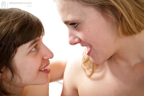 Two Thick Women Kiss, Lick and Finger Hairy Pussies – photo 16 of 16
