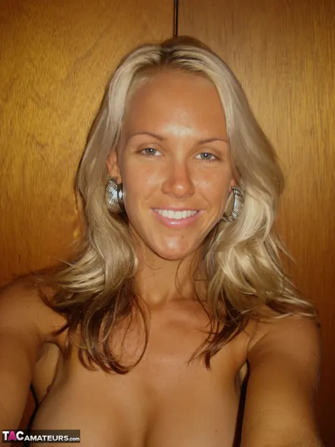 Aussie Jewel: Tall Blonde Shows Her Big Natural Tits and Spreads in Selfies – photo 13 of 16