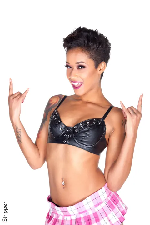 Skin Diamond: Ebony MILF Removes Her Skirt and Spreads Her Legs in Heels – photo 3 of 15