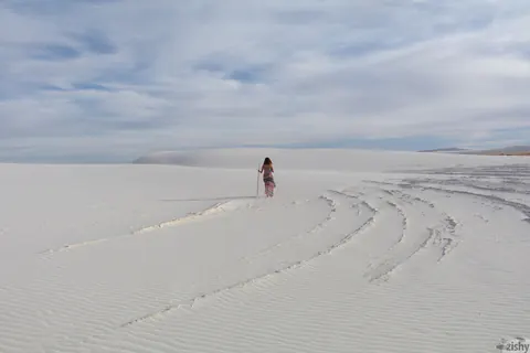 Alejandra Cobos: Petite Latina Brunette Reveals Her Body on the Beach – photo 4 of 12
