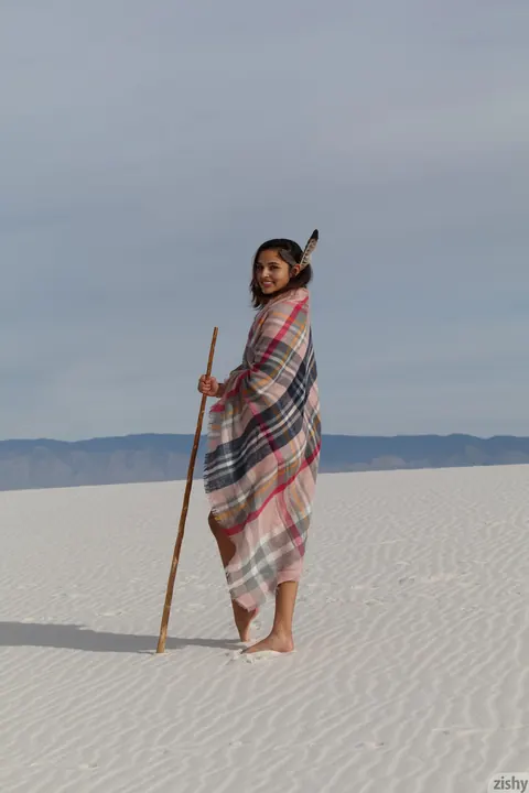 Alejandra Cobos: Petite Latina Brunette Reveals Her Body on the Beach – photo 1 of 12
