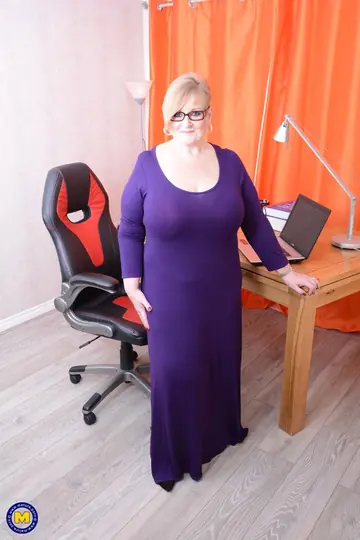 Chubby British MILF Secretary Masturbates with a Dildo in the Office