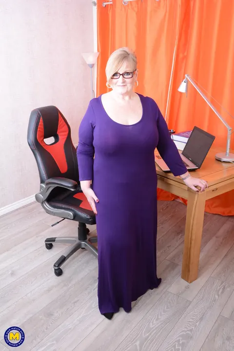 Chubby British MILF Secretary Masturbates with a Dildo in the Office – photo 1 of 21