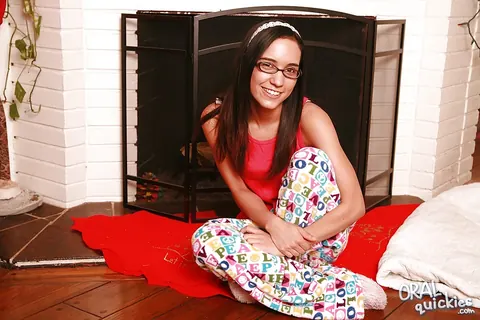 Tia Cyrus: Latina PAWG in Glasses Spreads Her Shaved Pussy – photo 2 of 16