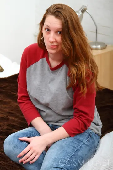 Curvy Redhead Strips Off Her Jeans and Lingerie to Bare Her Big Tits