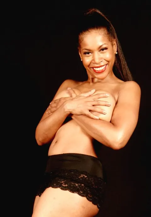 Semmie Desuora: Thick Ebony MILF Flaunts Her Big Tits in Lingerie and Bikini – photo 14 of 14