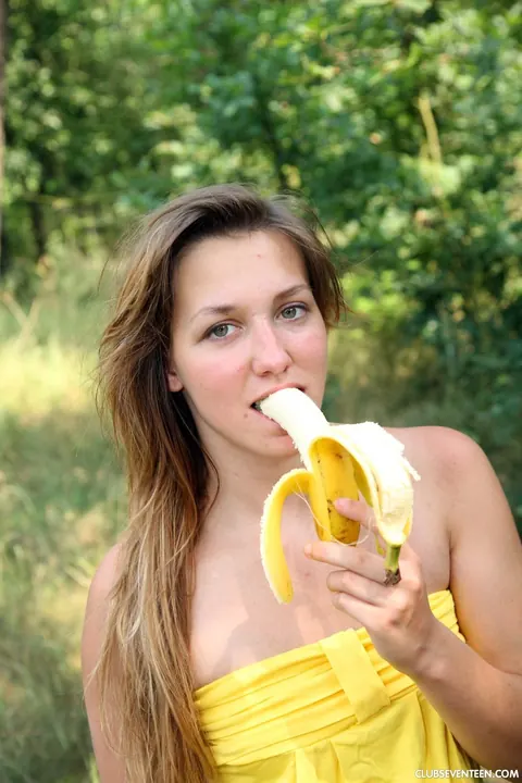 Bella E: Skinny European Blonde Fingers Her Pussy Outdoors – photo 4 of 18