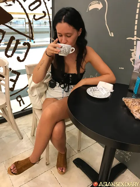 Gina Ferocious: Latina Brunette PAWG Fucks Outdoors and in a Hotel – photo 2 of 21