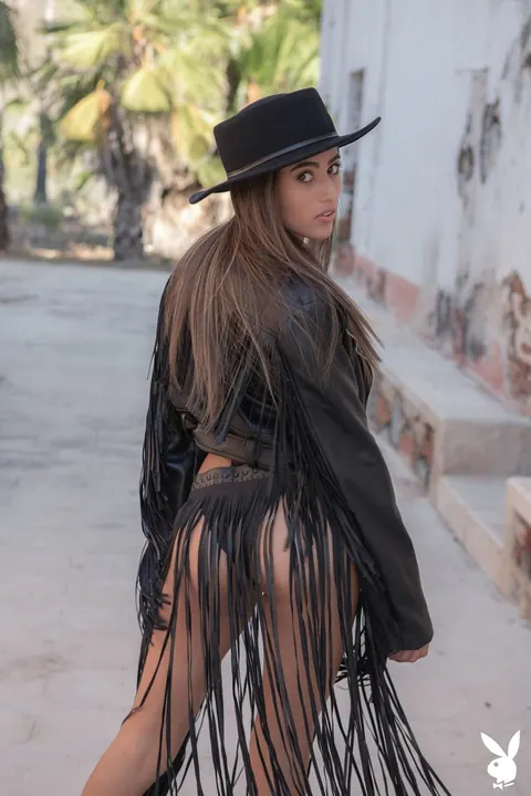 Katherinne Rodriguez: Spanish Latina Strips Out of Her Black Bikini and Spreads Outdoors – photo 13 of 16
