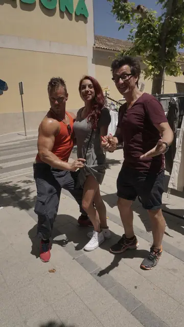Bonni Ryder – European Brunette in Glasses Sucks and Fucks Two Men Outdoors