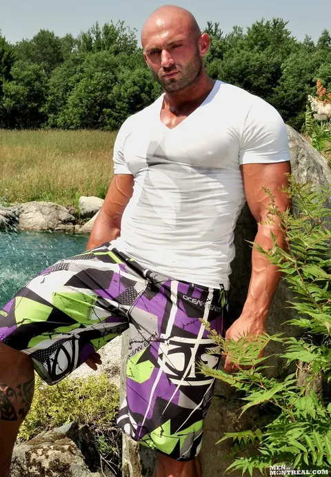 Athletic Men Have Anal Sex Outdoors – photo 2 of 15