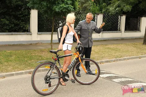Antynia Rouge: Tattooed Blonde Gives a Blowjob and Rides Outdoors – photo 3 of 19