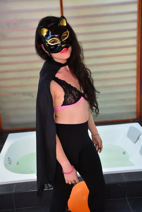 Yenny Contreras: Colombian Latina in Costume and Glasses Poses Nude – photo 3 of 17