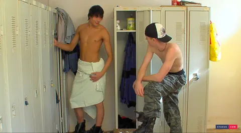 Two Men Suck and Fuck to Cumshot – photo 1 of 10