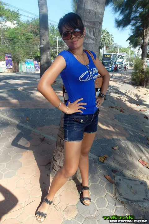 Thick Thai Babe Strips Out of Her Shorts and Spreads Outdoors – photo 1 of 15
