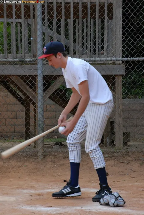 Guy Jerks Off Outdoors Until He Cums – photo 1 of 21
