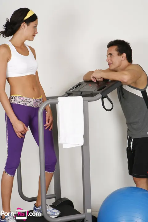Eva Sinn: Tall Brunette Seduces Her Trainer and Fucks Him in the Gym – photo 4 of 21