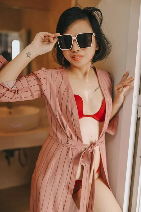 Asian Brunette Poses Nude in Erotic Solo Set – photo 21 of 21