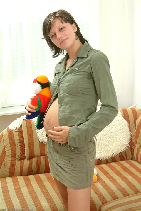 Pregnant MILF with Short Hair Spreads Her Shaved Pussy – photo 2 of 21