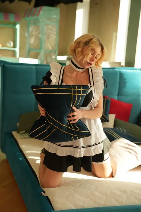 Short-Haired Blonde in Heels Flashes Her Tits and Pussy by the Window – photo 11 of 20