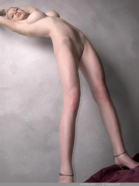 Slim Blonde with Big Tits Poses Nude in High Heels – photo 17 of 20