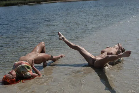Redhead Spreads Her Pussy on the Beach – photo 19 of 21