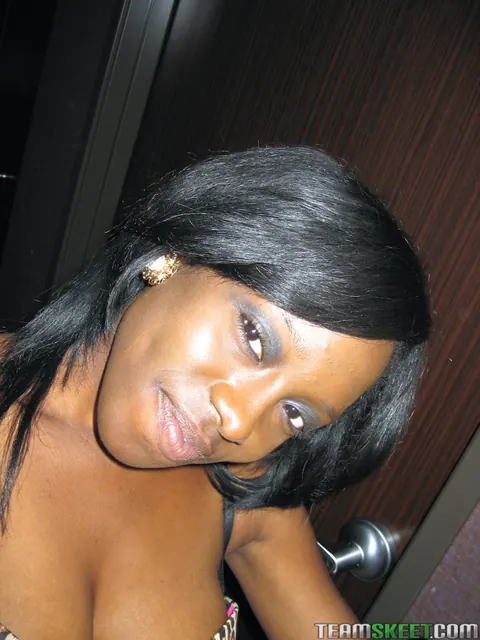 Jelly Sweets: Short-Haired Ebony Babe Captures Her Big Natural Tits in Selfie – photo 10 of 16