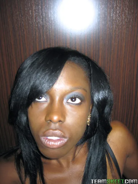 Jelly Sweets: Short-Haired Ebony Babe Captures Her Big Natural Tits in Selfie – photo 5 of 16