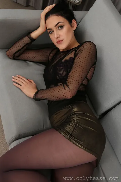 Slim Short-Haired Woman Strips Out of Her Pantyhose – photo 3 of 21