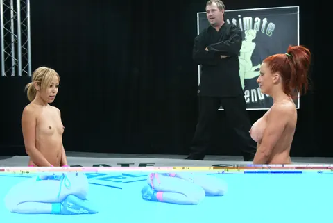 Shannon Kelly: Busty Redhead MILF Has Lesbian Bondage Sex in the Gym – photo 5 of 21